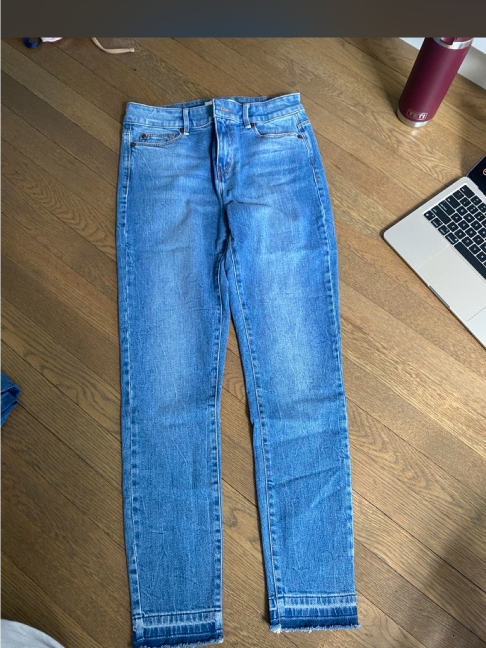 Classic Skinny High-Rise Jeans in Light Blue Wash